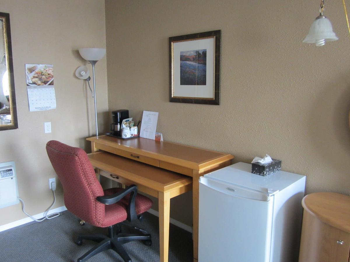 Bulkley Valley Motel New Hazelton Екстериор снимка