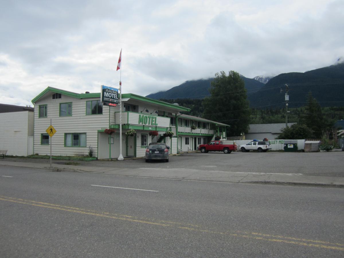Bulkley Valley Motel New Hazelton Екстериор снимка