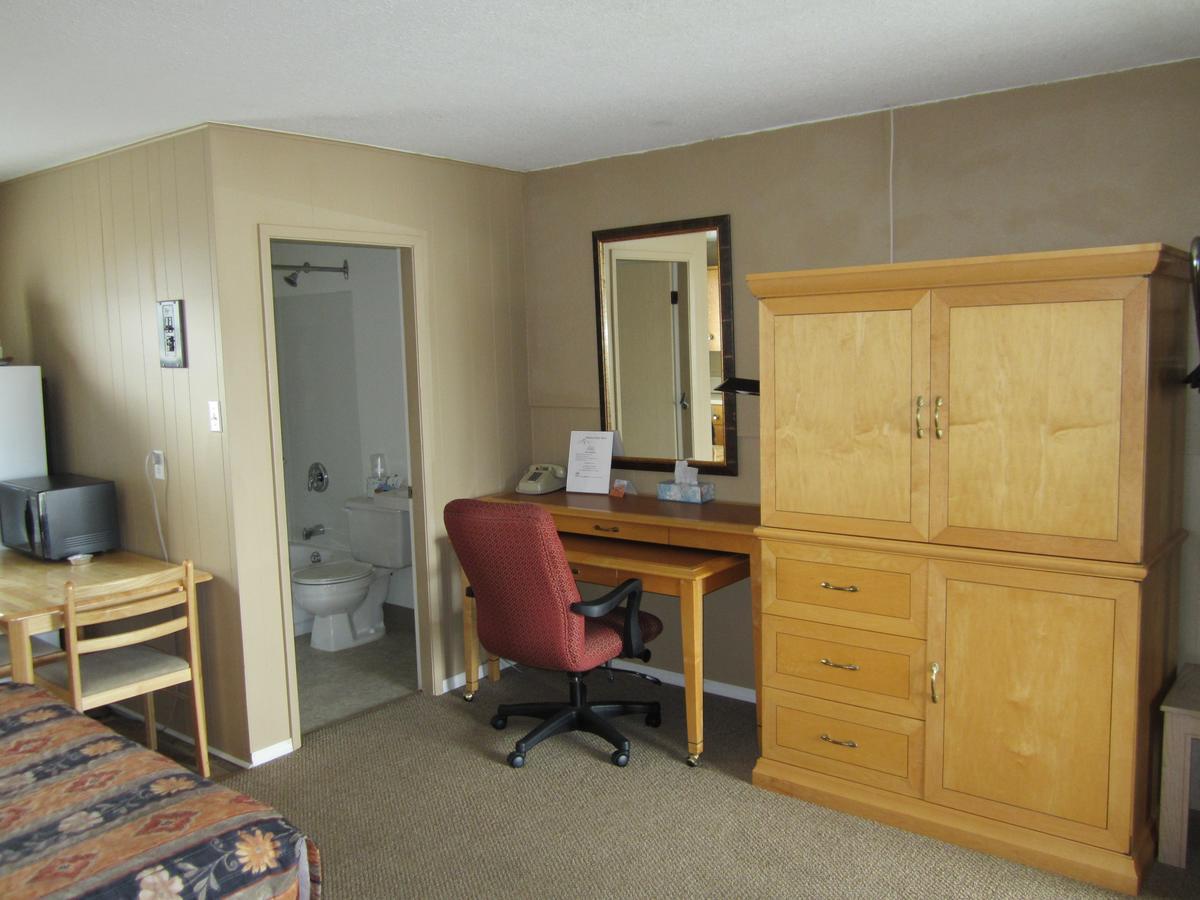 Bulkley Valley Motel New Hazelton Екстериор снимка