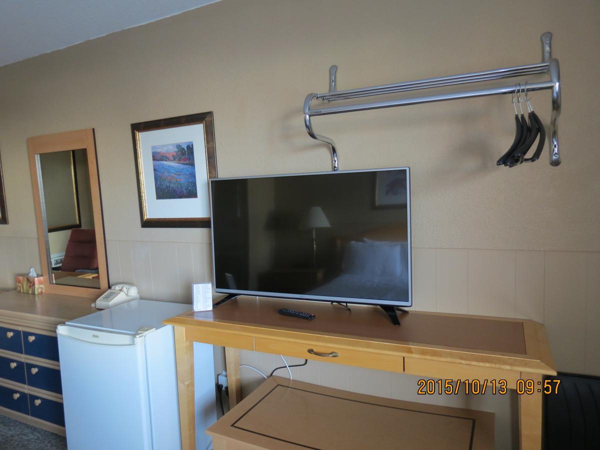Bulkley Valley Motel New Hazelton Екстериор снимка